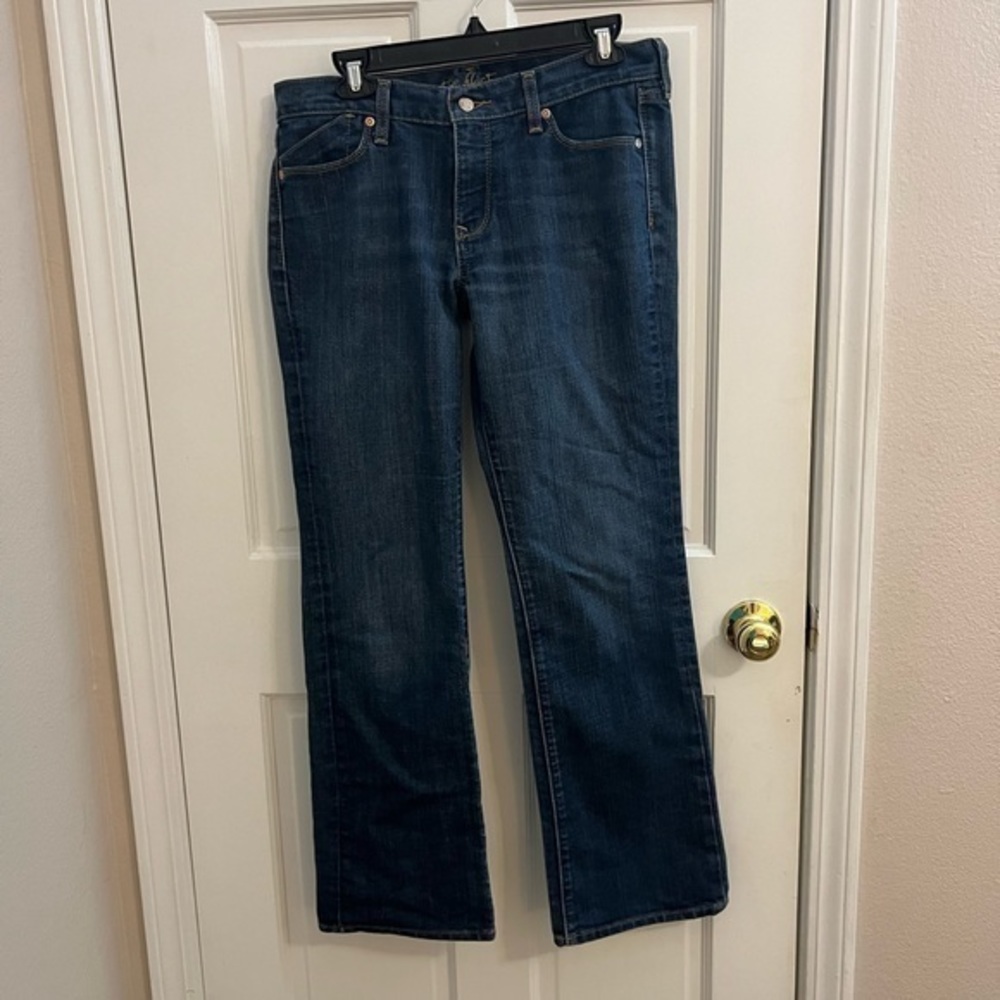Women’s old navy The Flirt jeans. Mid-rise, Boot cut, stretch jeans. Size 10